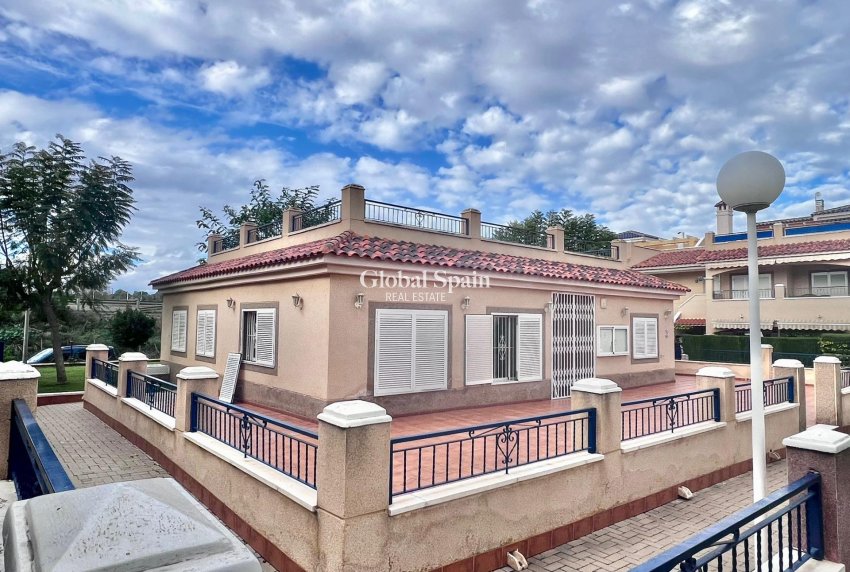 Resale - APARTMENT -
PILAR DE LA HORADADA - RioMar