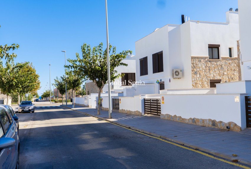 Resale - APARTMENT -
PILAR DE LA HORADADA - Torre de la Horadada