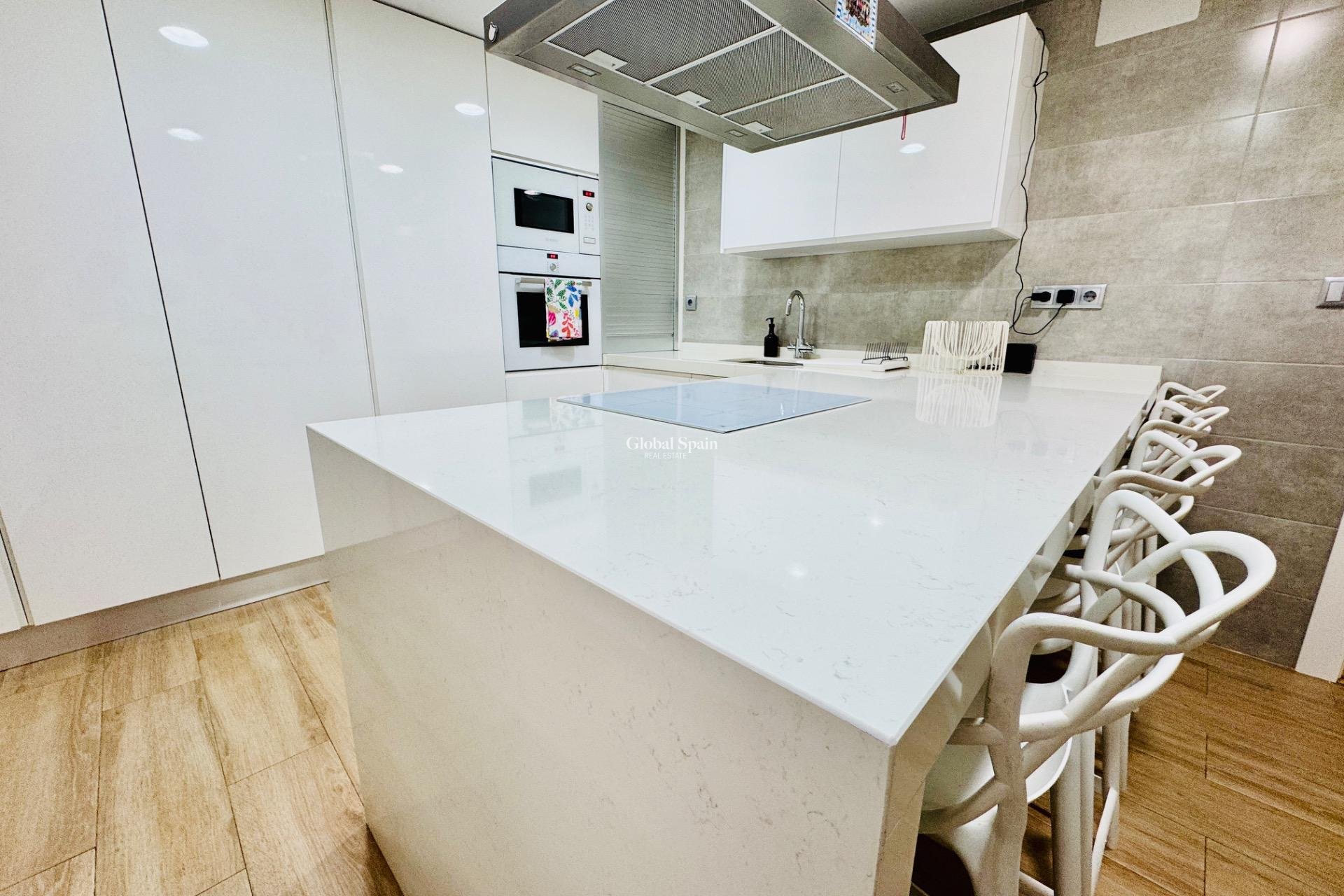 Resale - APARTMENT -
PILAR DE LA HORADADA - Zona Pueblo