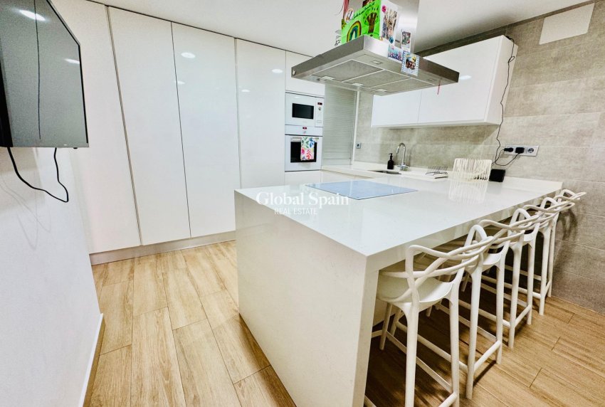Resale - APARTMENT -
PILAR DE LA HORADADA - Zona Pueblo
