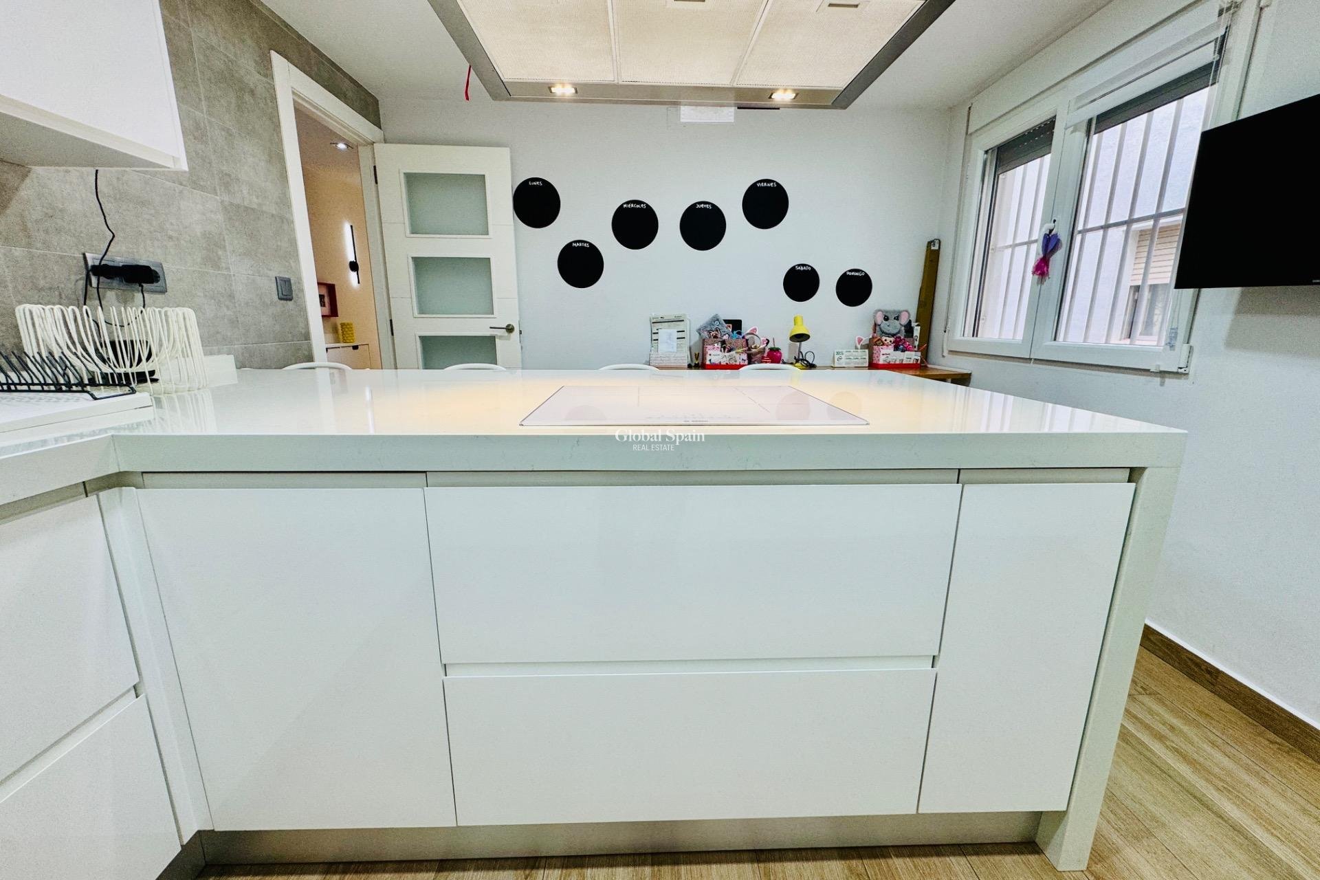 Resale - APARTMENT -
PILAR DE LA HORADADA - Zona Pueblo