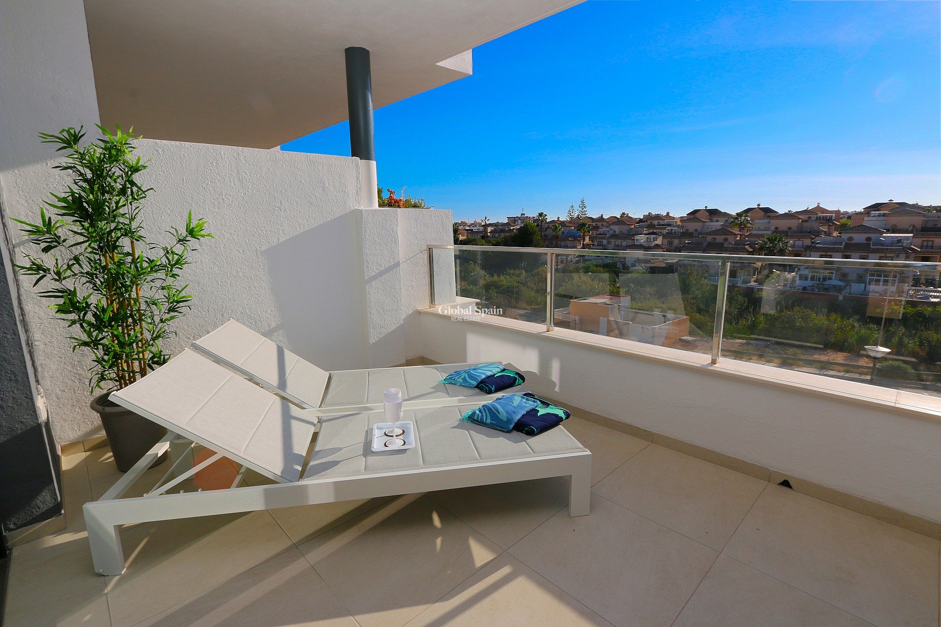 Resale - APARTMENT -
PLAYA FLAMENCA - Costa Blanca