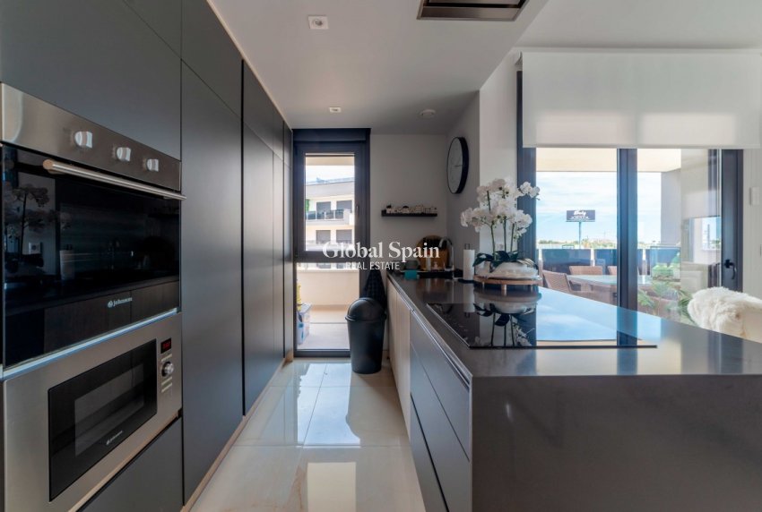 Resale - APARTMENT -
PLAYA FLAMENCA - Costa Blanca