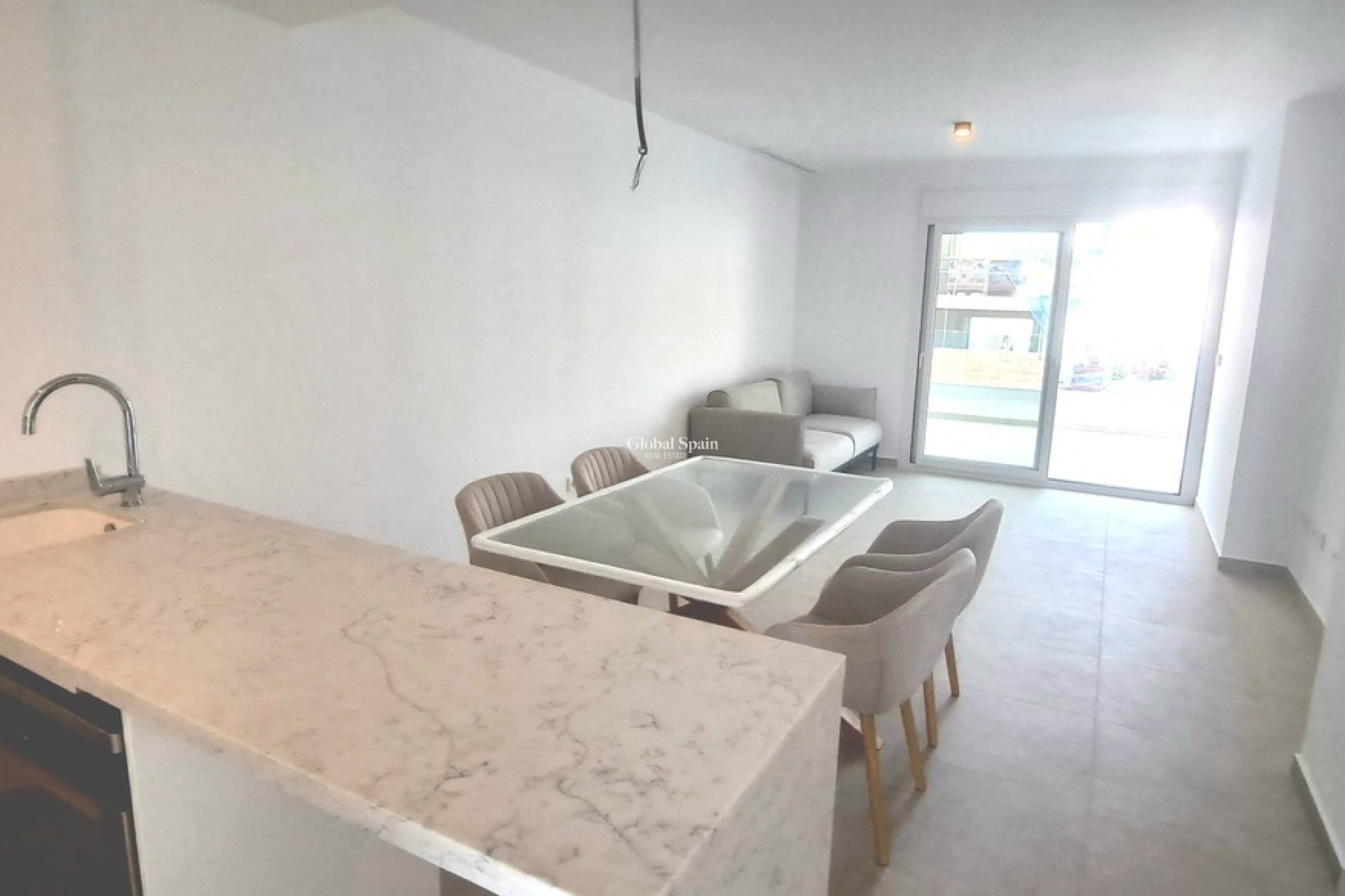 Resale - APARTMENT -
PLAYA FLAMENCA - Costa Blanca