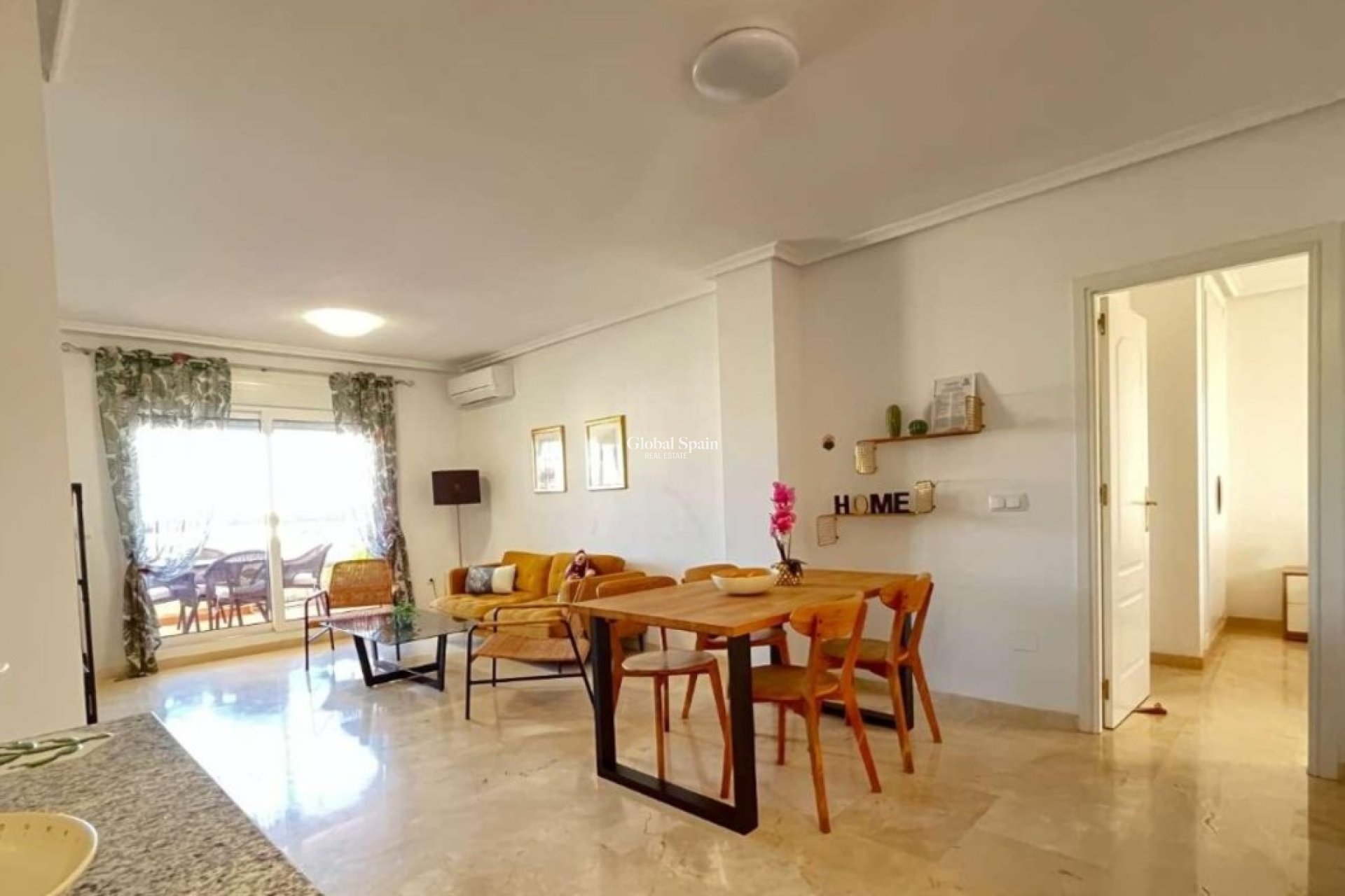 Resale - APARTMENT -
PLAYA FLAMENCA - Costa Blanca