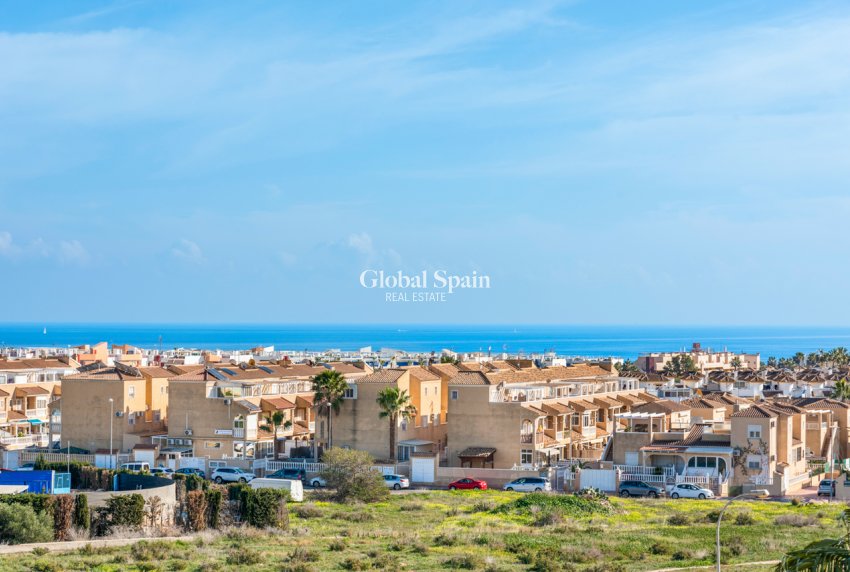 Resale - APARTMENT -
PLAYA FLAMENCA - Costa Blanca