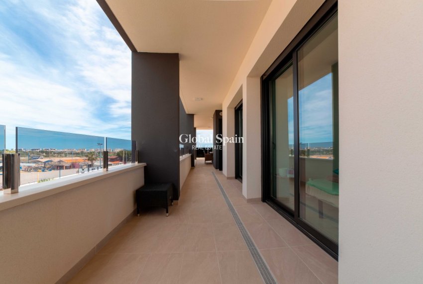 Resale - APARTMENT -
PLAYA FLAMENCA - Costa Blanca