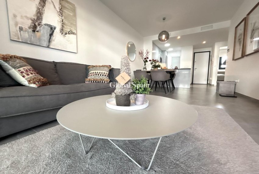 Resale - APARTMENT -
PLAYA FLAMENCA - Costa Blanca