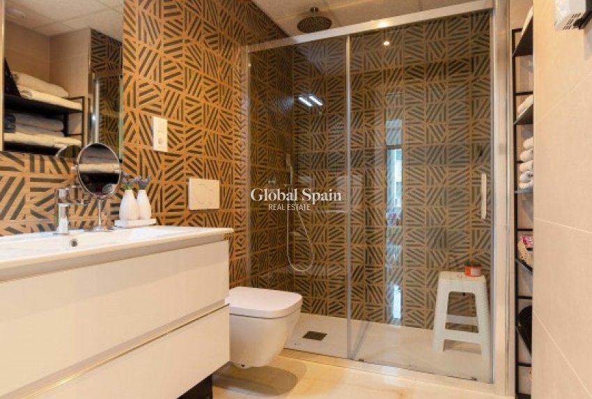 Resale - APARTMENT -
PLAYA FLAMENCA - Costa Blanca