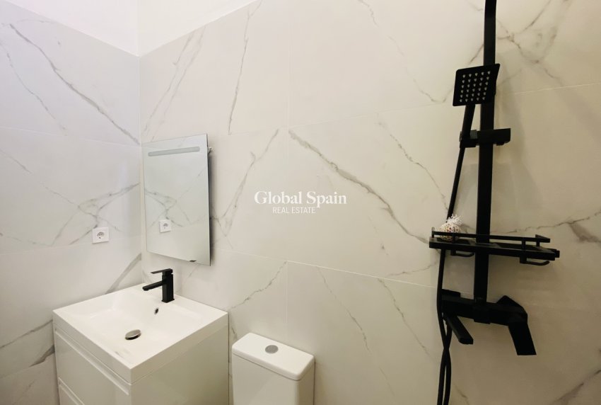 Resale - APARTMENT -
PLAYA FLAMENCA - Costa Blanca