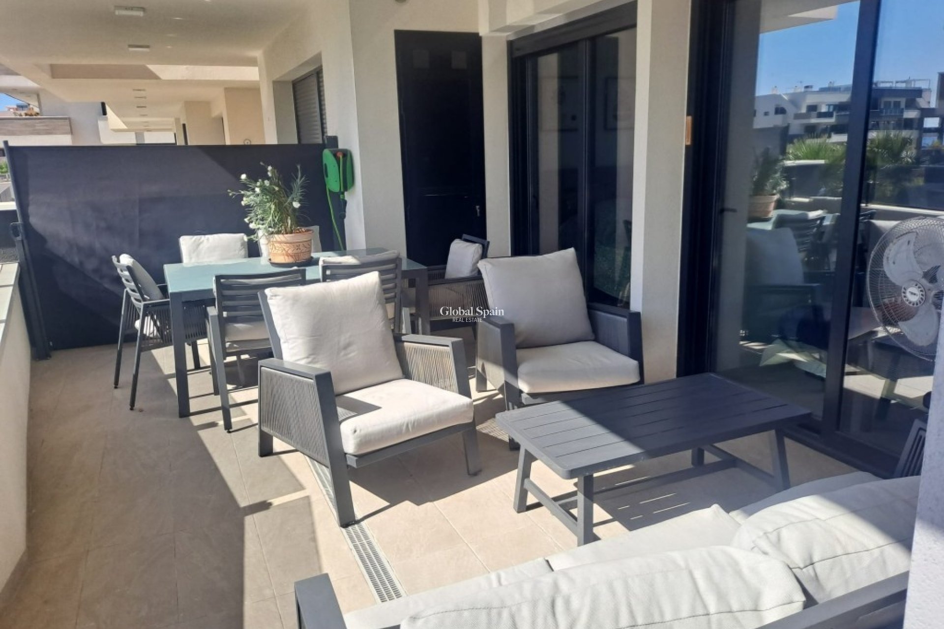 Resale - APARTMENT -
PLAYA FLAMENCA - Costa Blanca