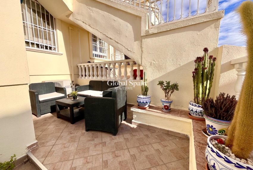 Resale - APARTMENT -
PLAYA FLAMENCA - Costa Blanca