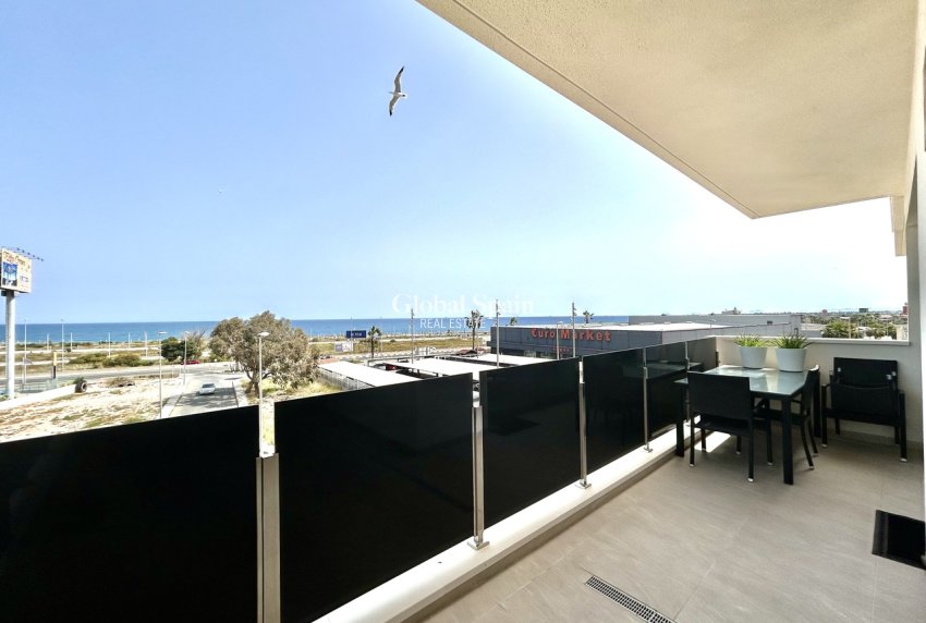Resale - APARTMENT -
PLAYA FLAMENCA - Costa Blanca