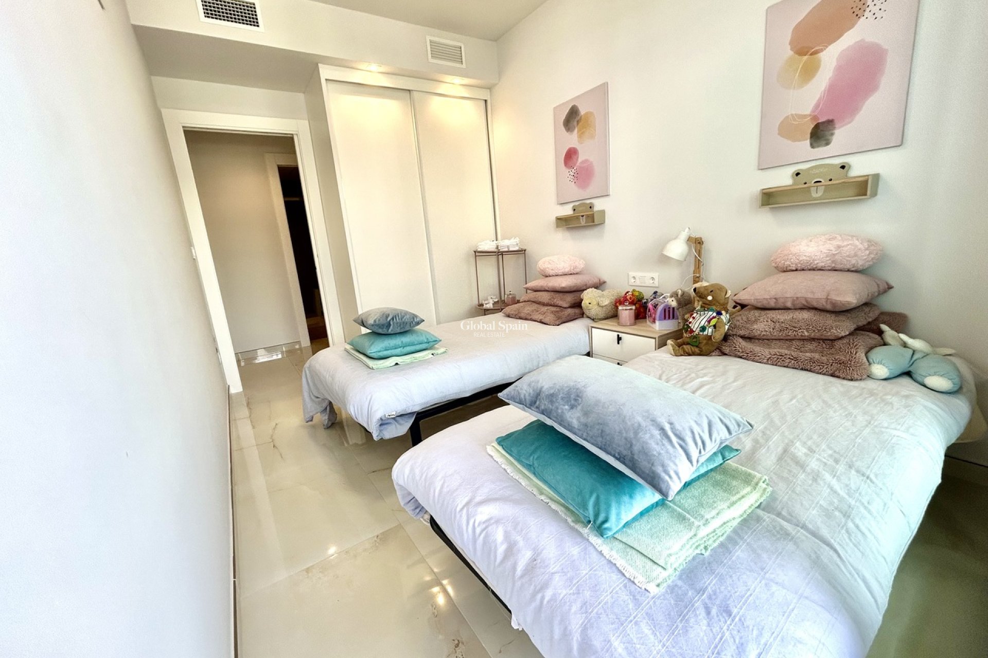 Resale - APARTMENT -
PLAYA FLAMENCA - Costa Blanca