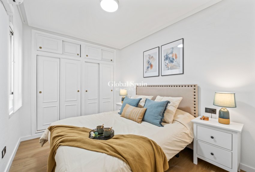 Resale - APARTMENT -
PLAYA FLAMENCA - Costa Blanca
