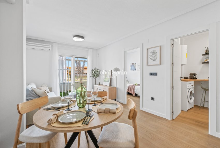 Resale - APARTMENT -
PLAYA FLAMENCA - Costa Blanca