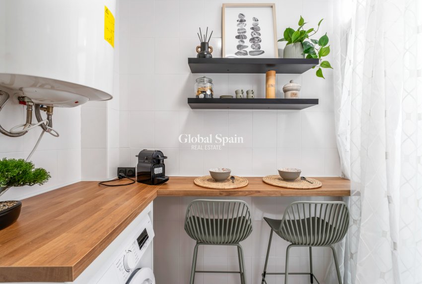 Resale - APARTMENT -
PLAYA FLAMENCA - Costa Blanca