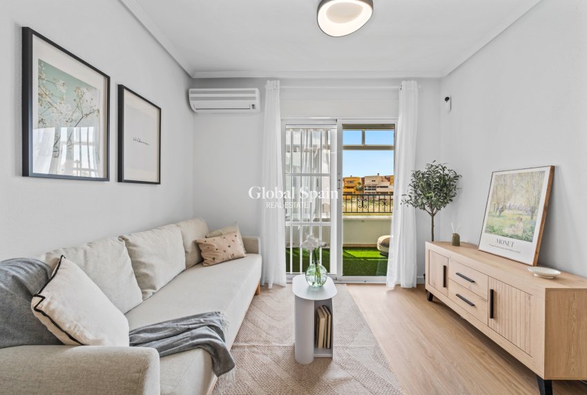 Resale - APARTMENT -
PLAYA FLAMENCA - Costa Blanca