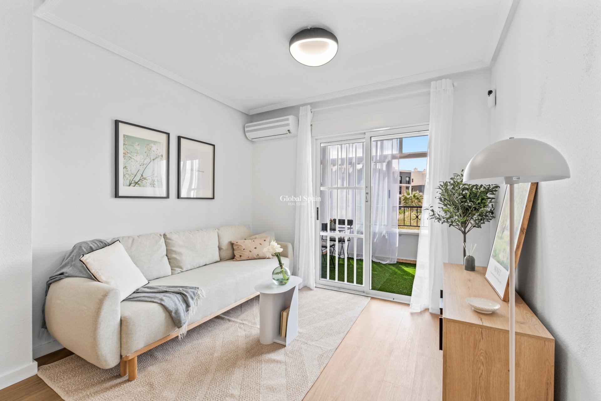 Resale - APARTMENT -
PLAYA FLAMENCA - Costa Blanca