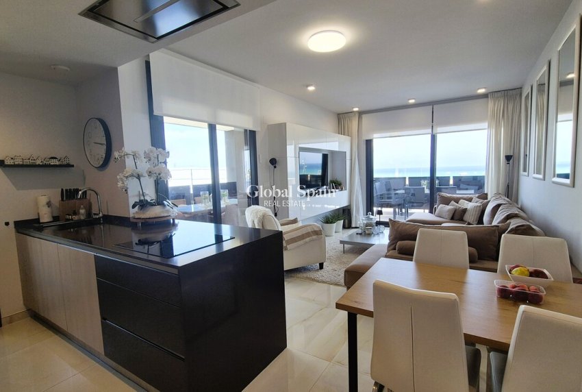 Resale - APARTMENT -
PLAYA FLAMENCA - Costa Blanca