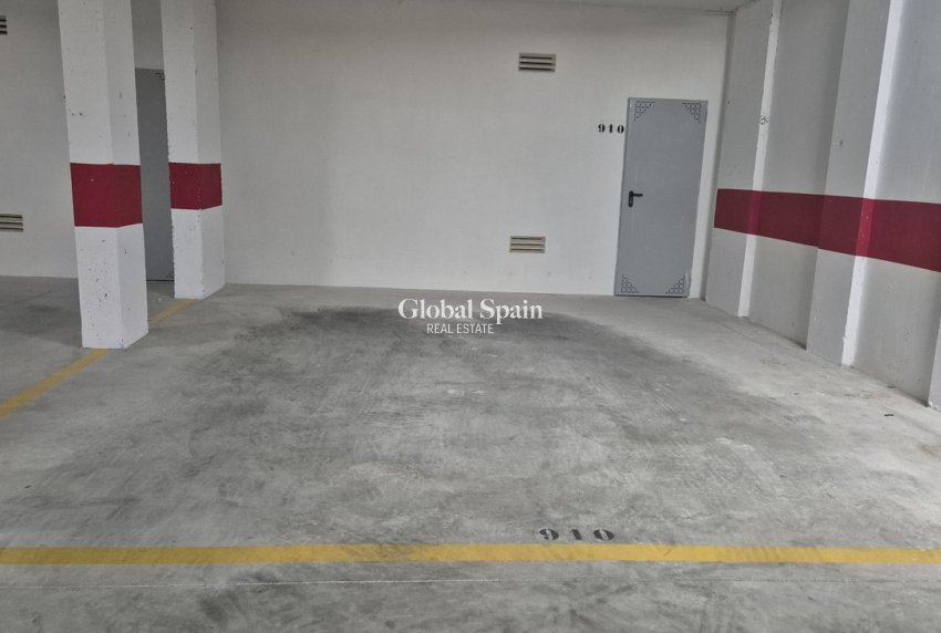 Resale - APARTMENT -
PLAYA FLAMENCA - Costa Blanca