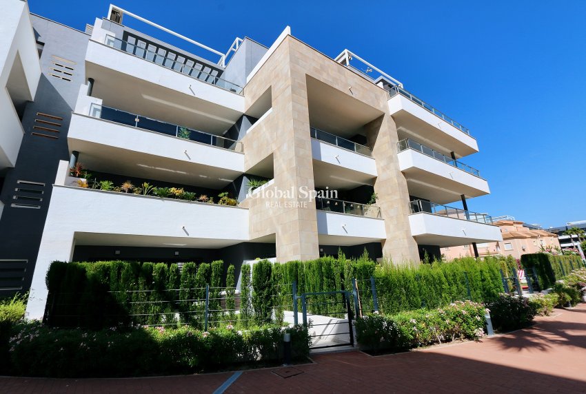 Resale - APARTMENT -
PLAYA FLAMENCA - Costa Blanca