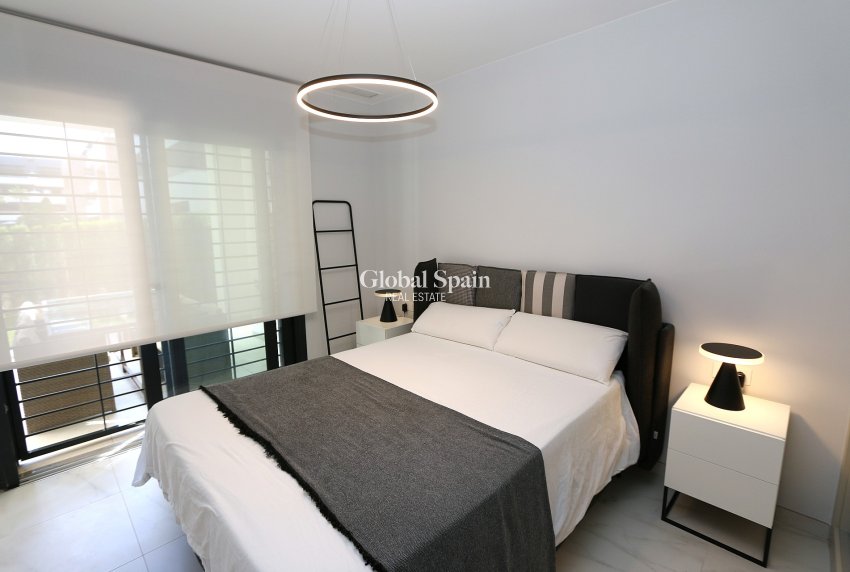 Resale - APARTMENT -
PLAYA FLAMENCA - Costa Blanca