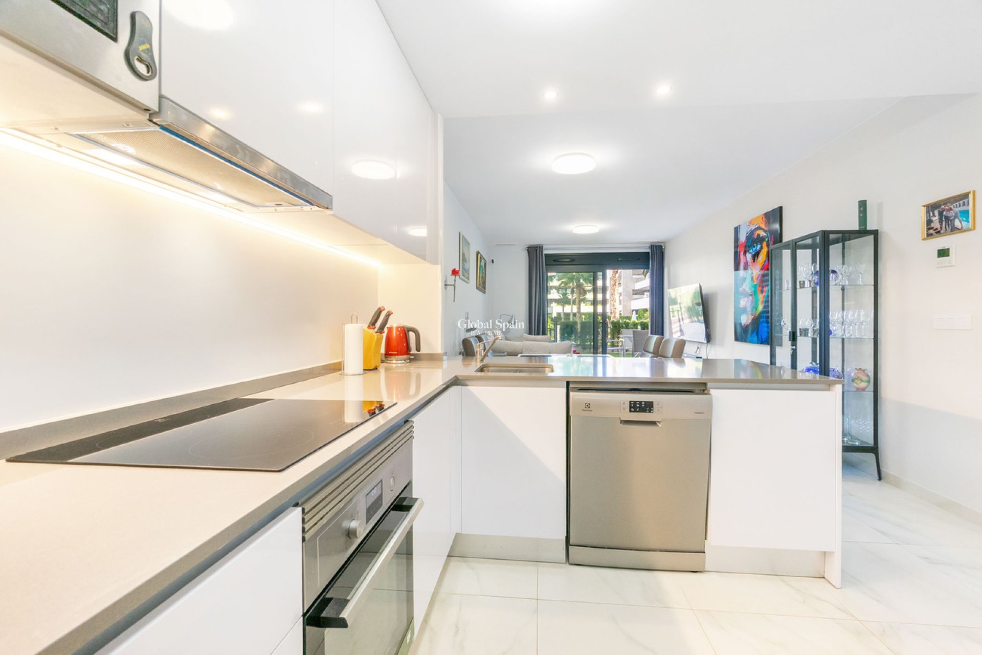 Resale - APARTMENT -
PLAYA FLAMENCA - Flamenca Village