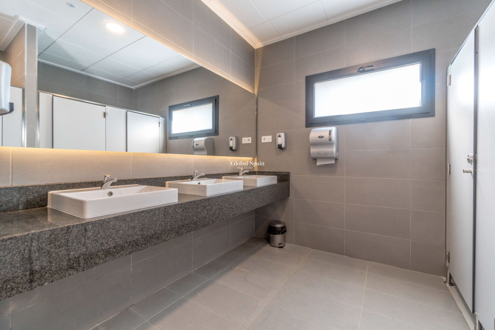 Resale - APARTMENT -
PLAYA FLAMENCA - Flamenca Village