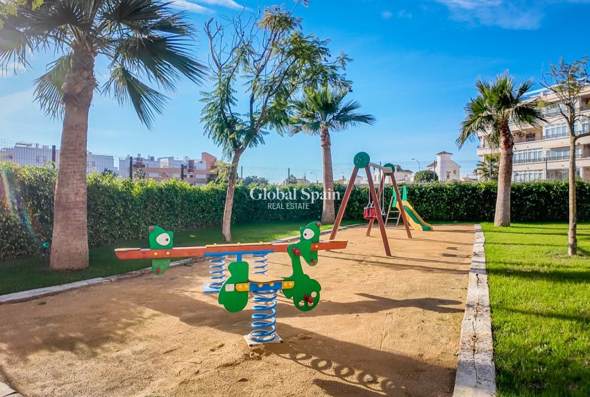 Resale - APARTMENT -
PLAYA FLAMENCA