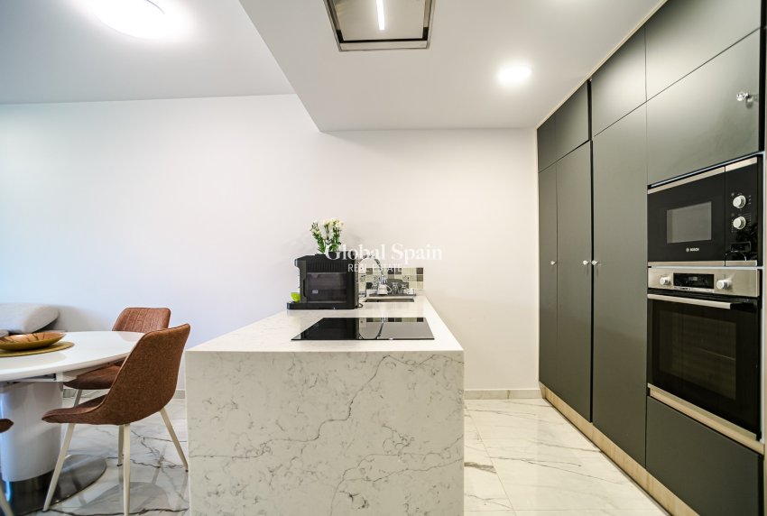 Resale - APARTMENT -
PLAYA FLAMENCA