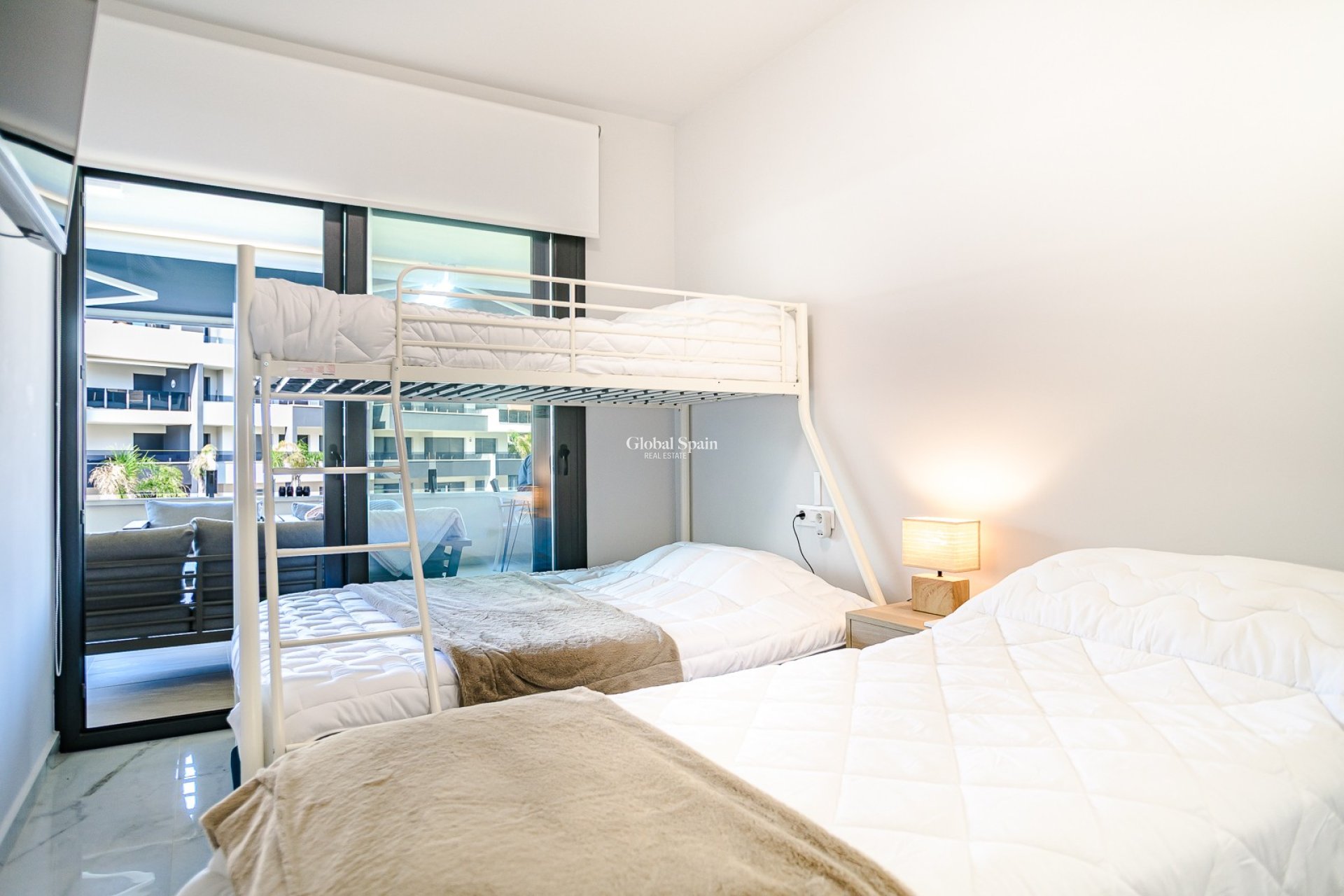 Resale - APARTMENT -
PLAYA FLAMENCA