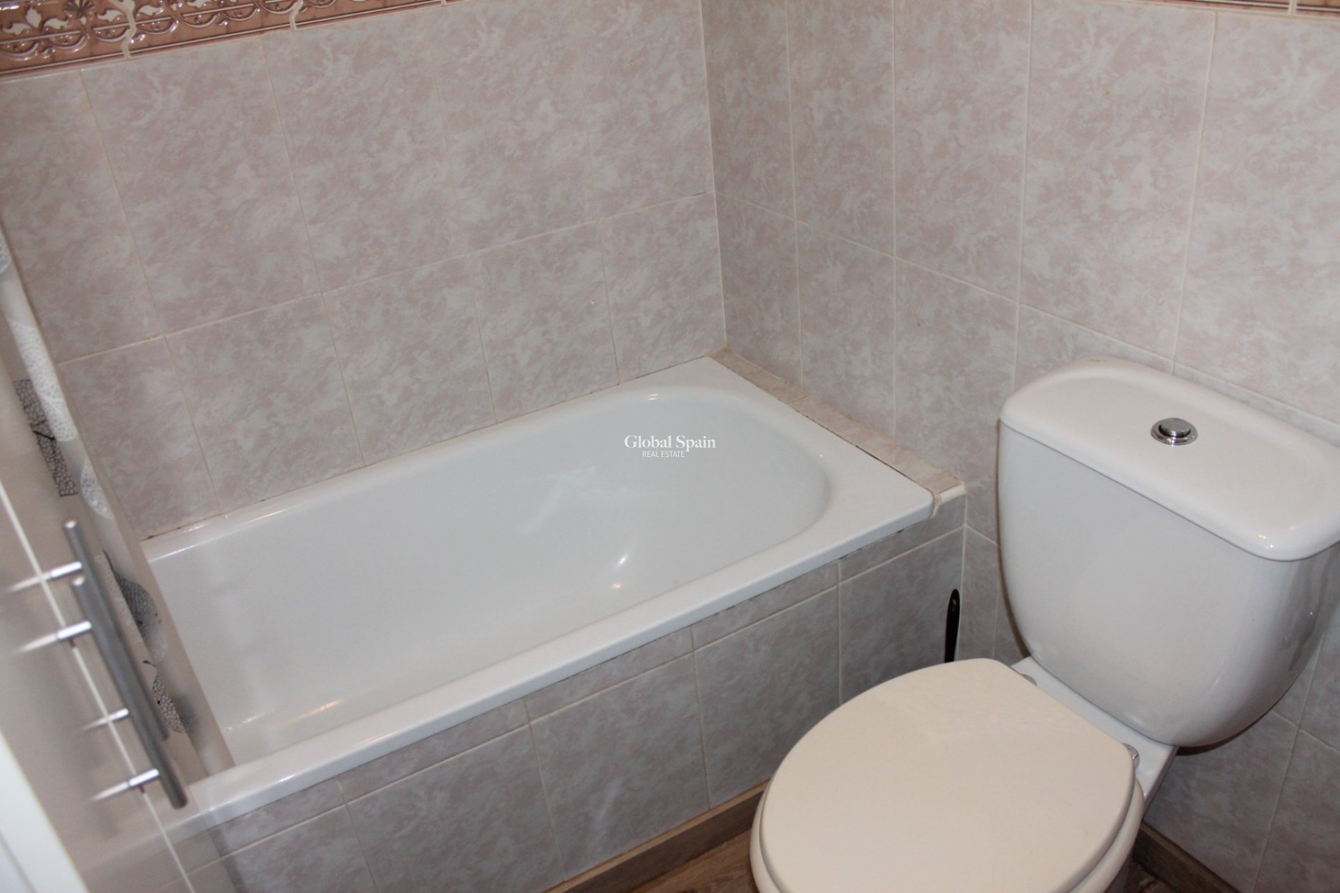Resale - APARTMENT -
PLAYA FLAMENCA