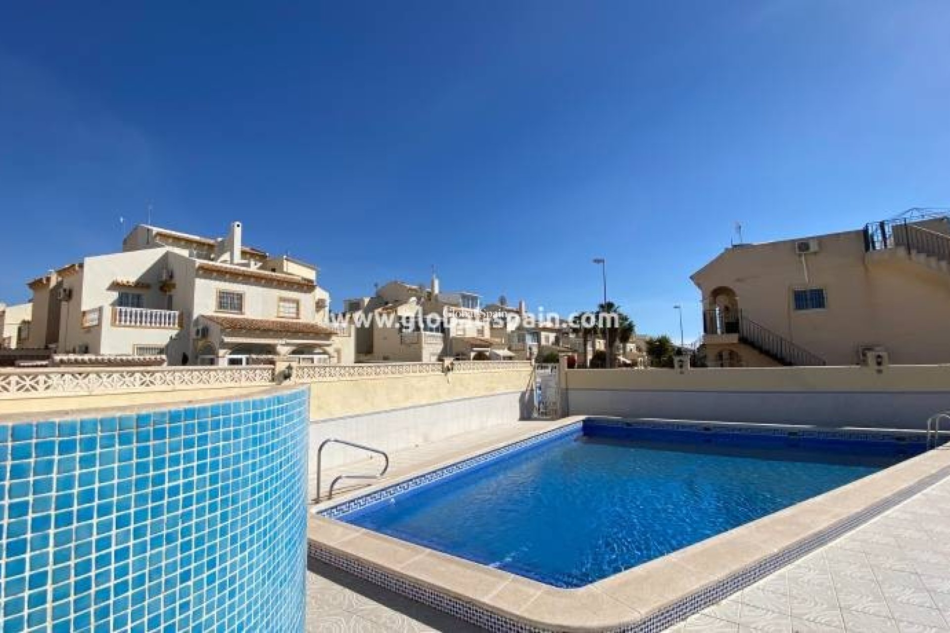 Resale - APARTMENT -
PLAYA FLAMENCA
