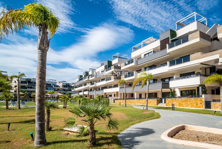 Resale - APARTMENT -
PLAYA FLAMENCA