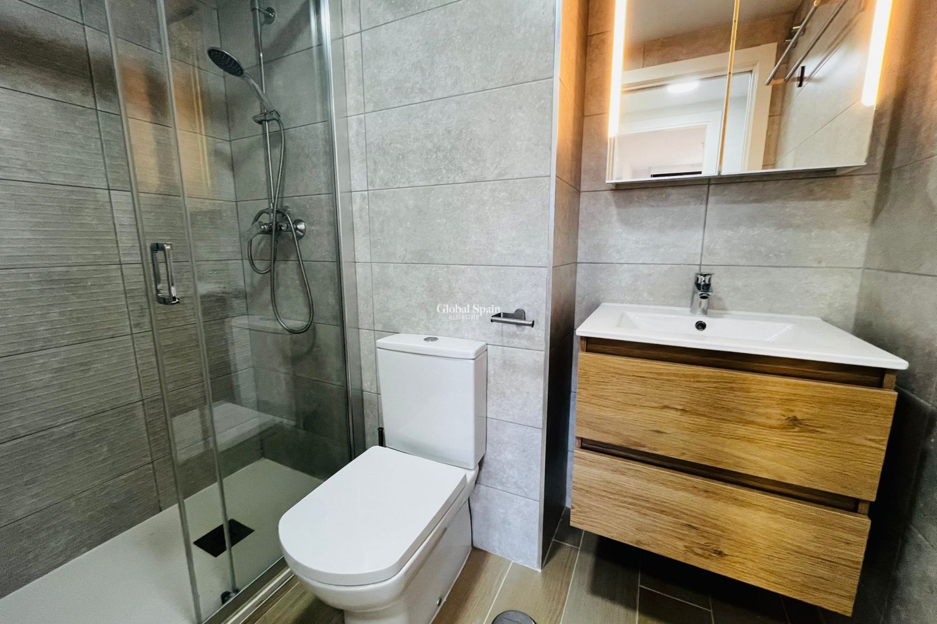 Resale - APARTMENT -
PLAYA HONDA - Costa Calida