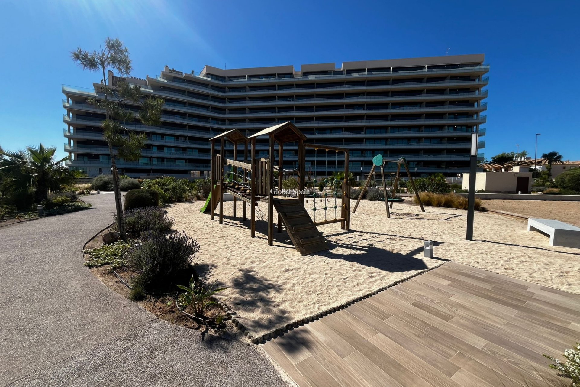 Resale - APARTMENT -
PLAYA HONDA - Costa Calida