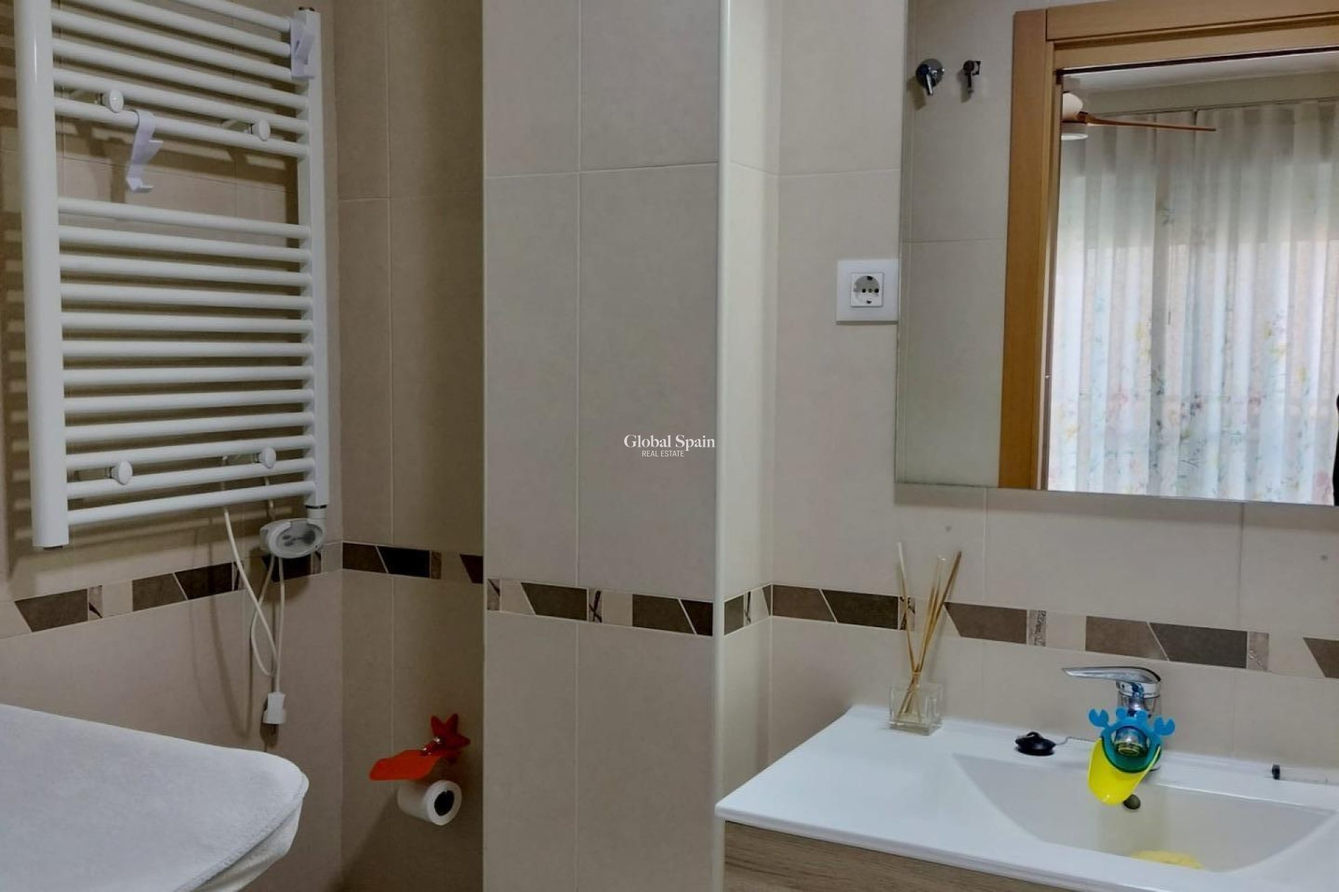 Resale - APARTMENT -
PUERTO DE MAZARRÓN - Centro