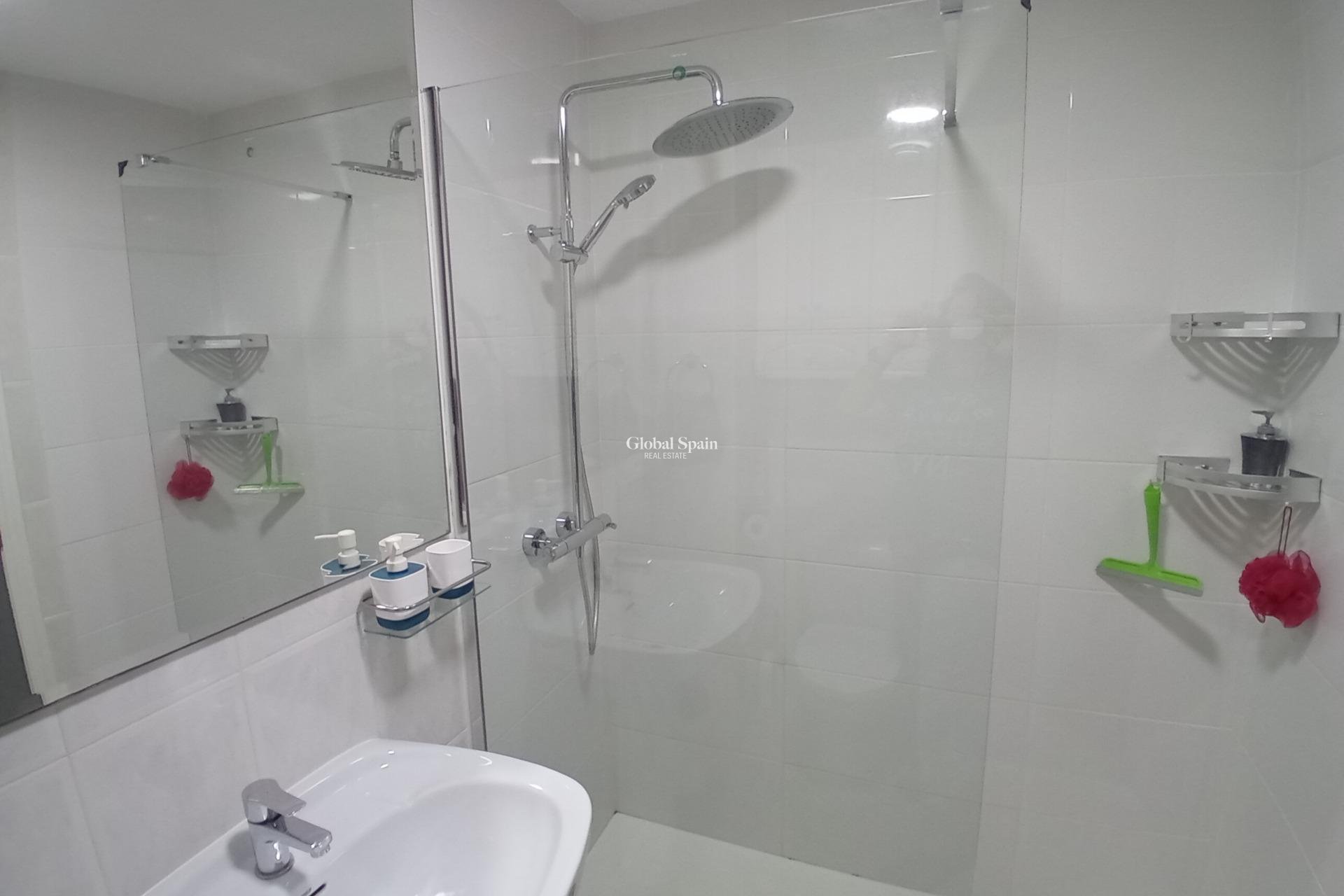 Resale - APARTMENT -
PUERTO DE MAZARRÓN - Paseo