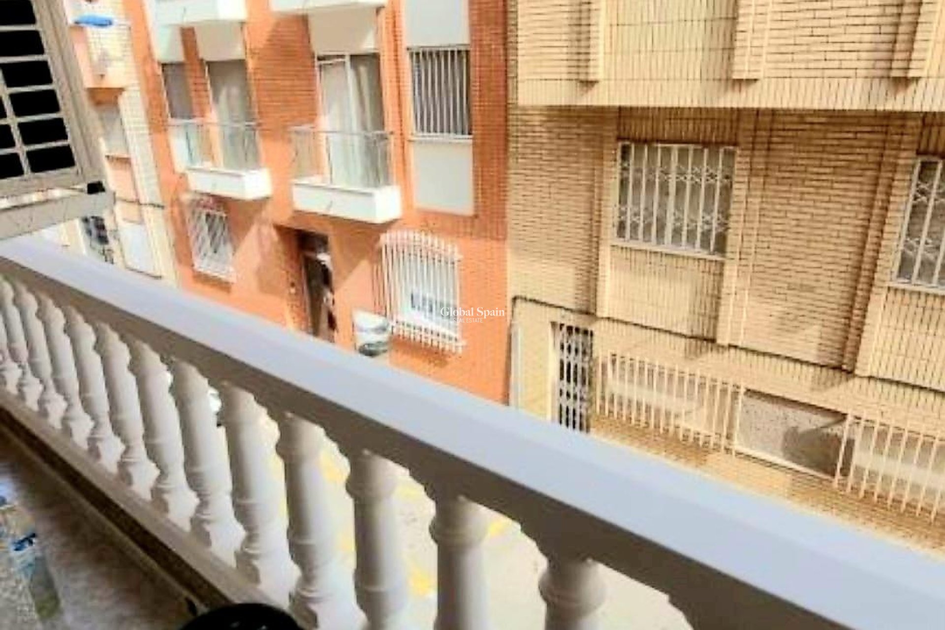 Resale - APARTMENT -
PUERTO DE MAZARRÓN - Paseo