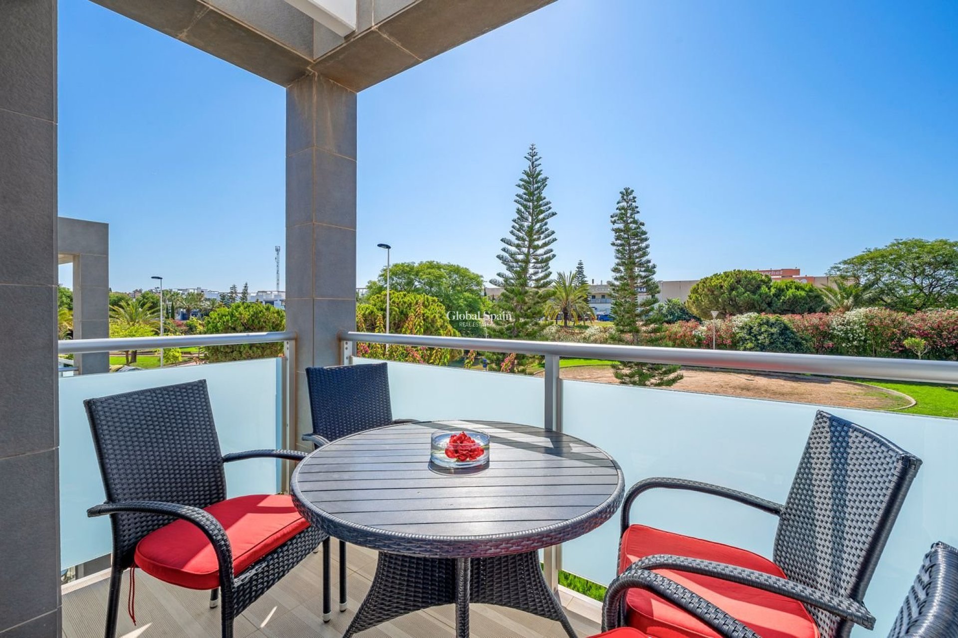 Resale - APARTMENT -
PUNTA PRIMA - Costa Blanca