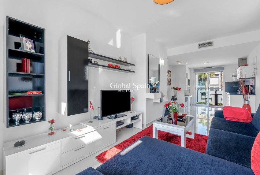 Resale - APARTMENT -
PUNTA PRIMA - Costa Blanca