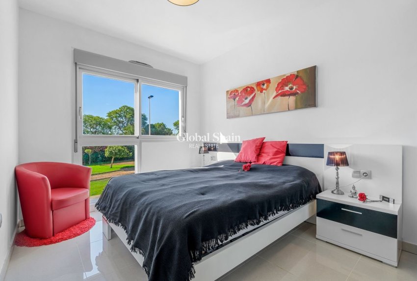 Resale - APARTMENT -
PUNTA PRIMA - Costa Blanca