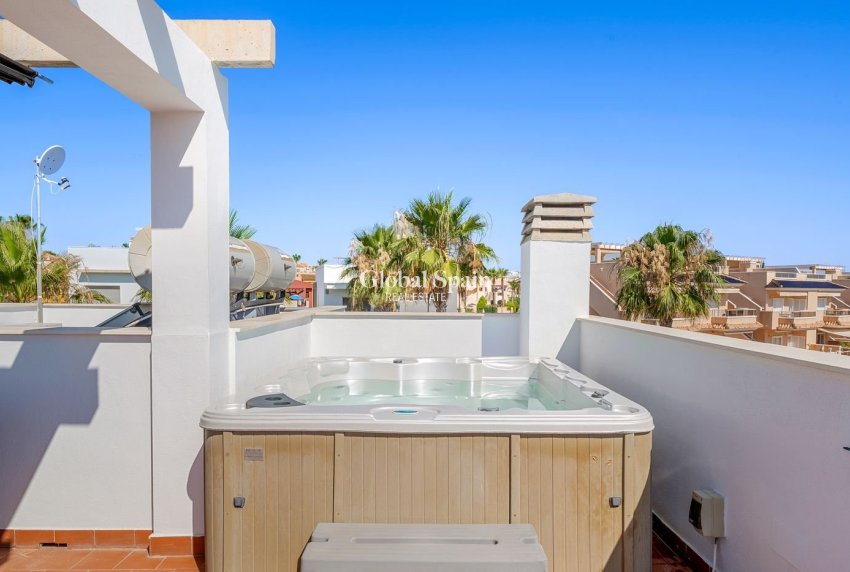 Resale - APARTMENT -
PUNTA PRIMA - Costa Blanca