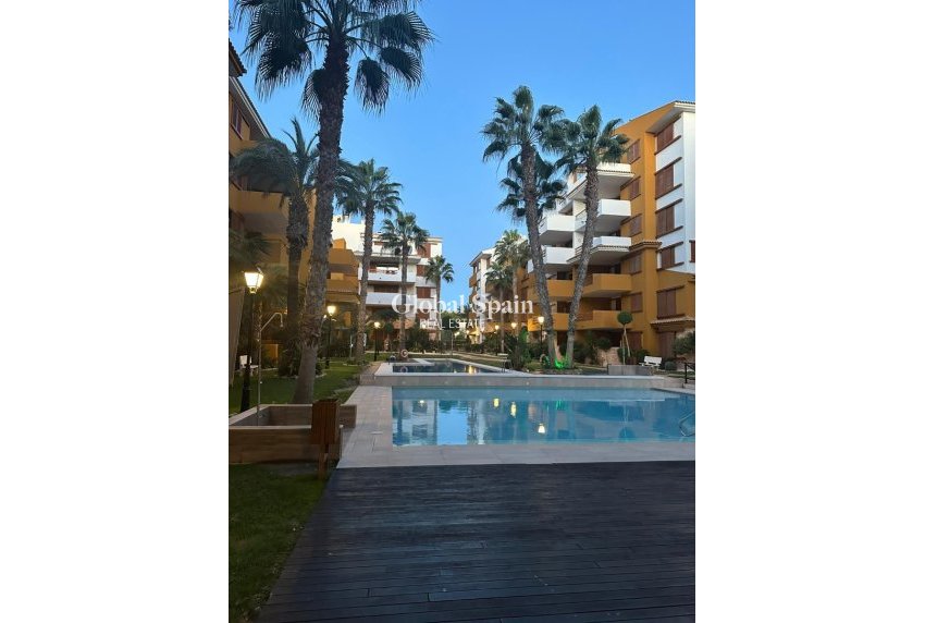 Resale - APARTMENT -
PUNTA PRIMA - Costa Blanca