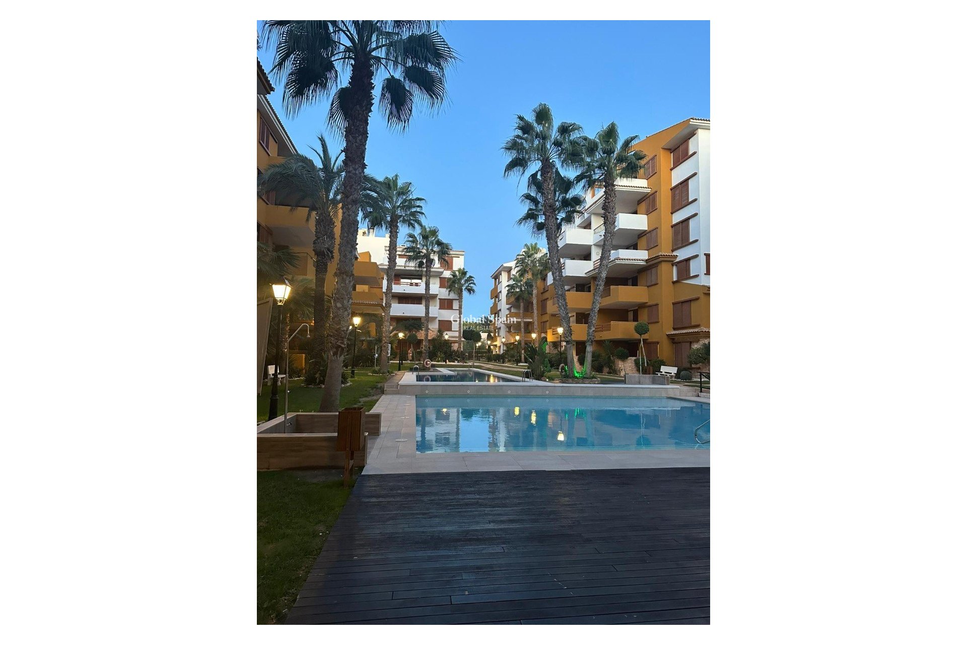 Resale - APARTMENT -
PUNTA PRIMA - Costa Blanca