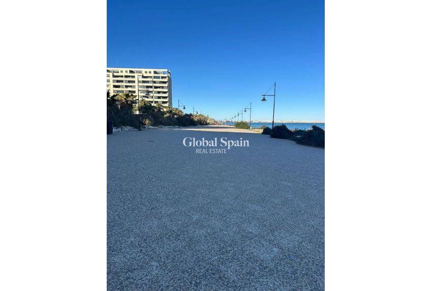Resale - APARTMENT -
PUNTA PRIMA - Costa Blanca