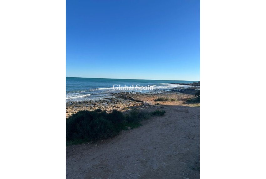 Resale - APARTMENT -
PUNTA PRIMA - Costa Blanca