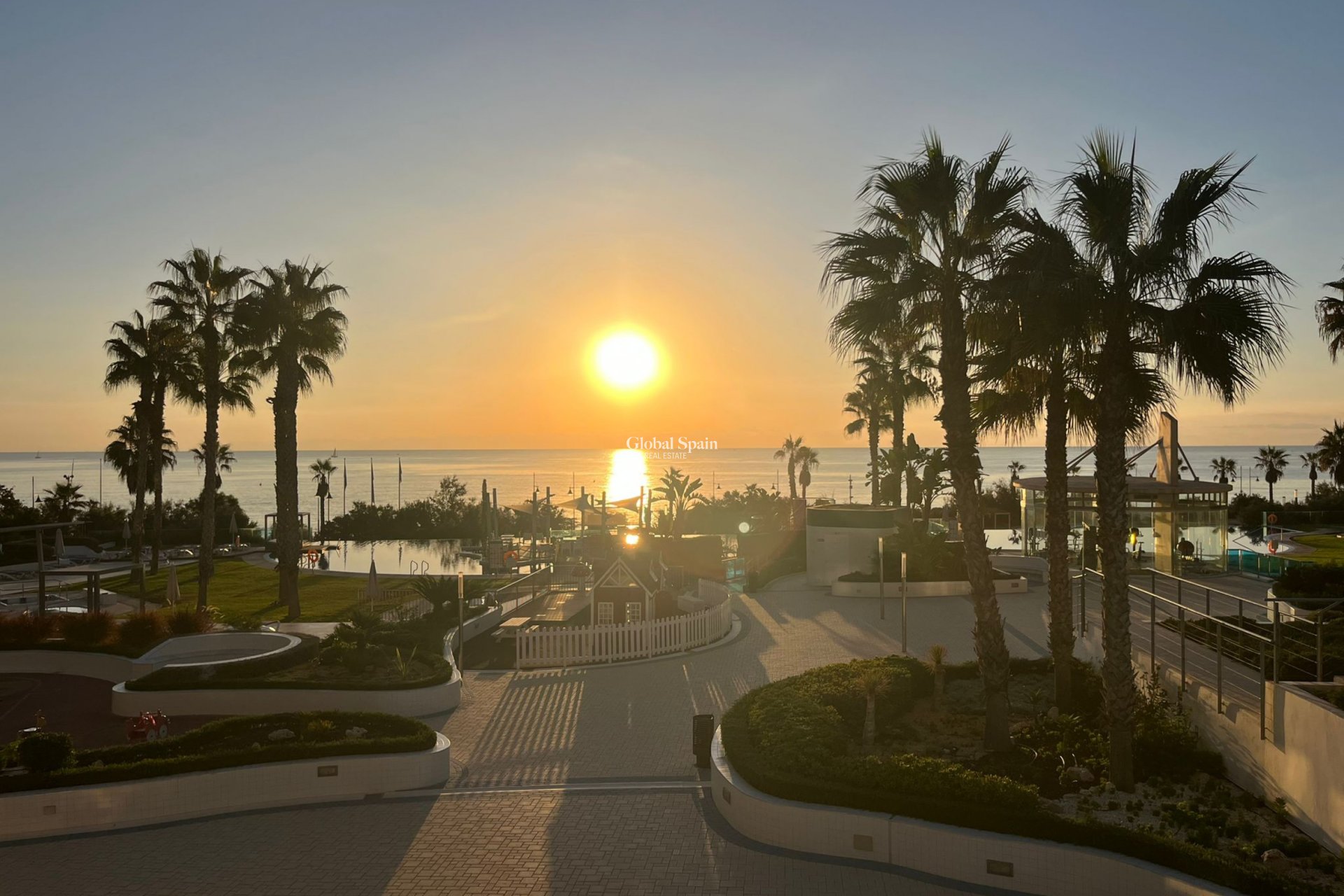 Resale - APARTMENT -
PUNTA PRIMA - Costa Blanca