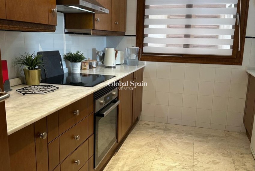 Resale - APARTMENT -
PUNTA PRIMA - Costa Blanca